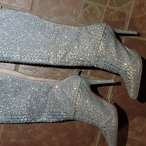 Beautiful bling boots sz 7